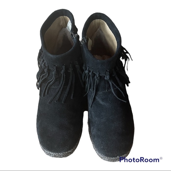 UGG Kennadi Fringe Booties Black inside zipper Braided Trim Size 8 could fit 7